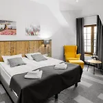 Nowa Holandia Hotel